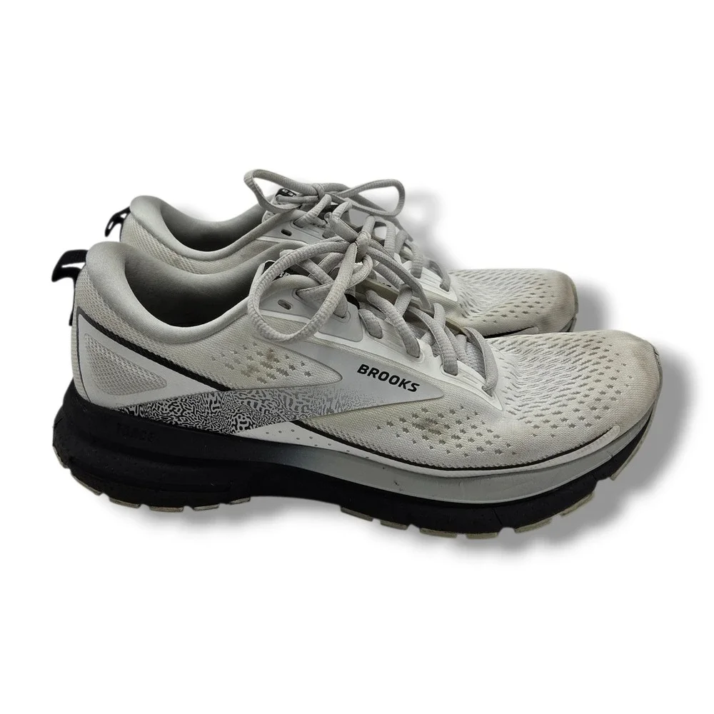 Brooks Trace 3‎ Sneakers Womens 8 White Track Road Running Shoes